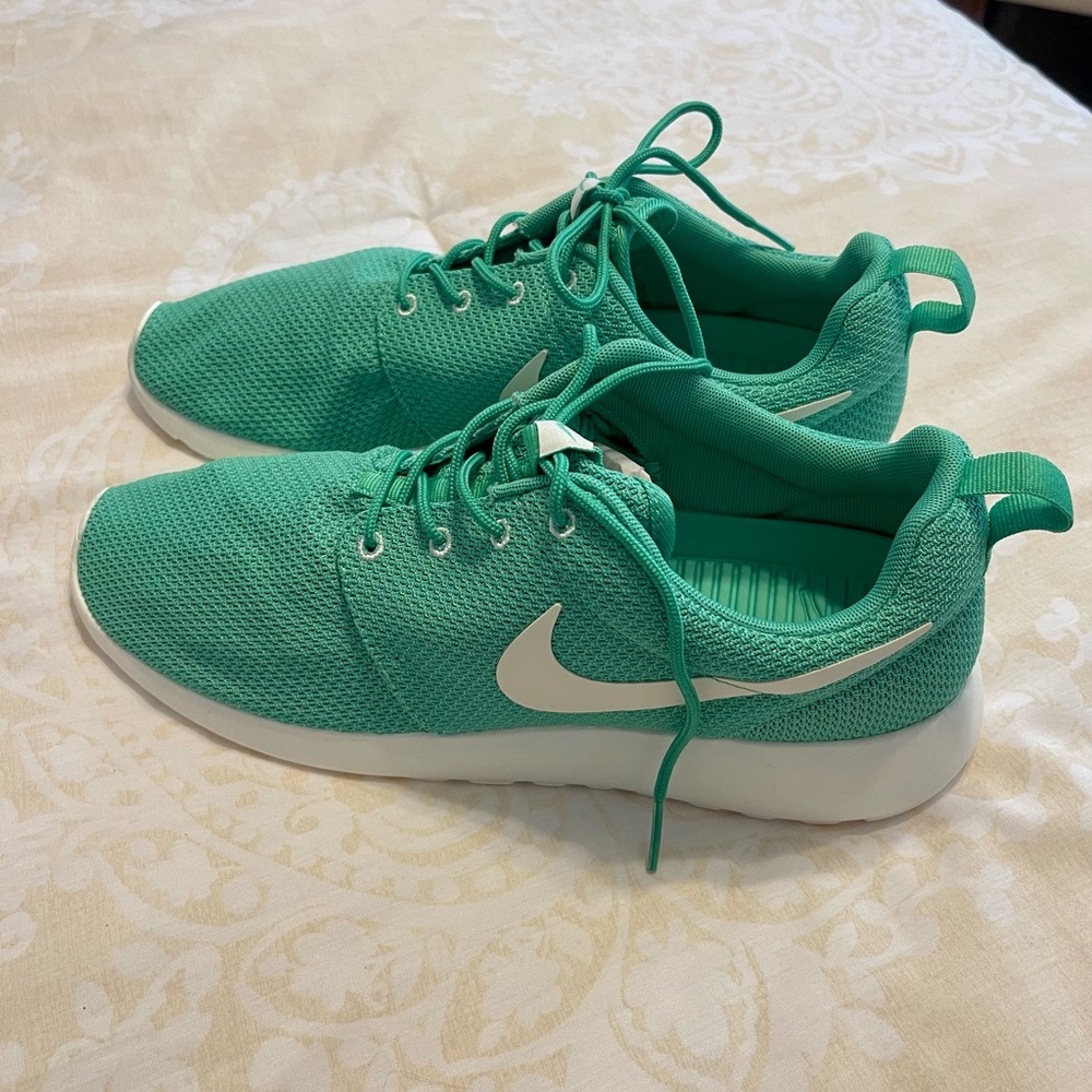 NIKE ROSHE RUN MENS SNEAKERS
